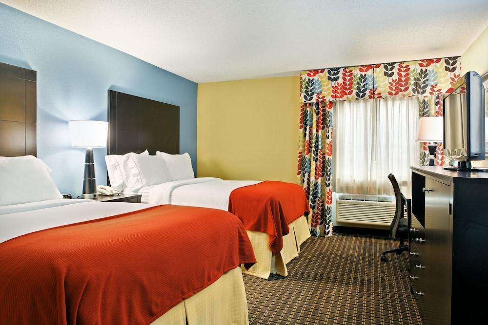 Holiday Inn Express Hotel Fort Campbell-Oak Grove By Ihg Exterior foto