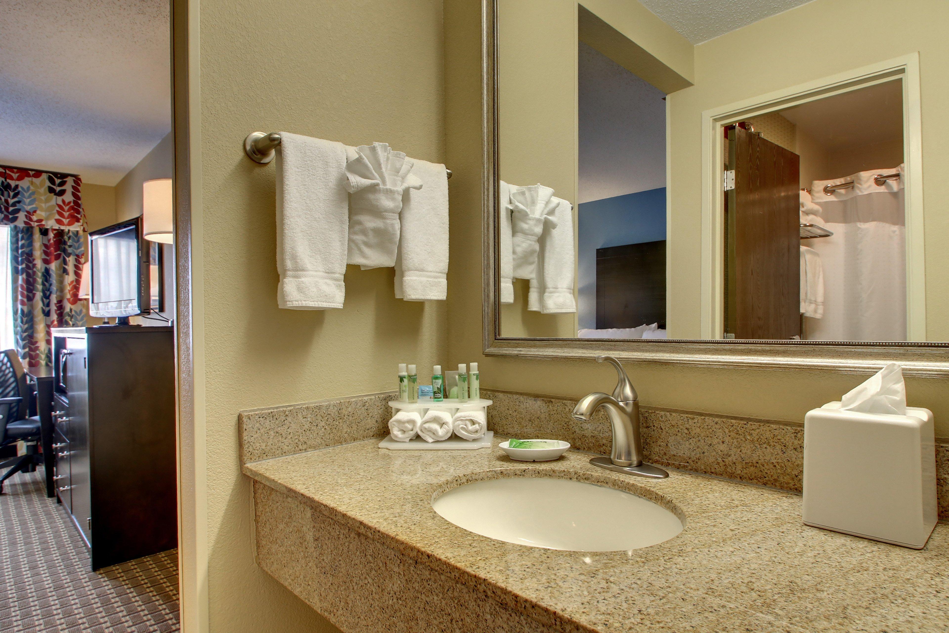 Holiday Inn Express Hotel Fort Campbell-Oak Grove By Ihg Exterior foto