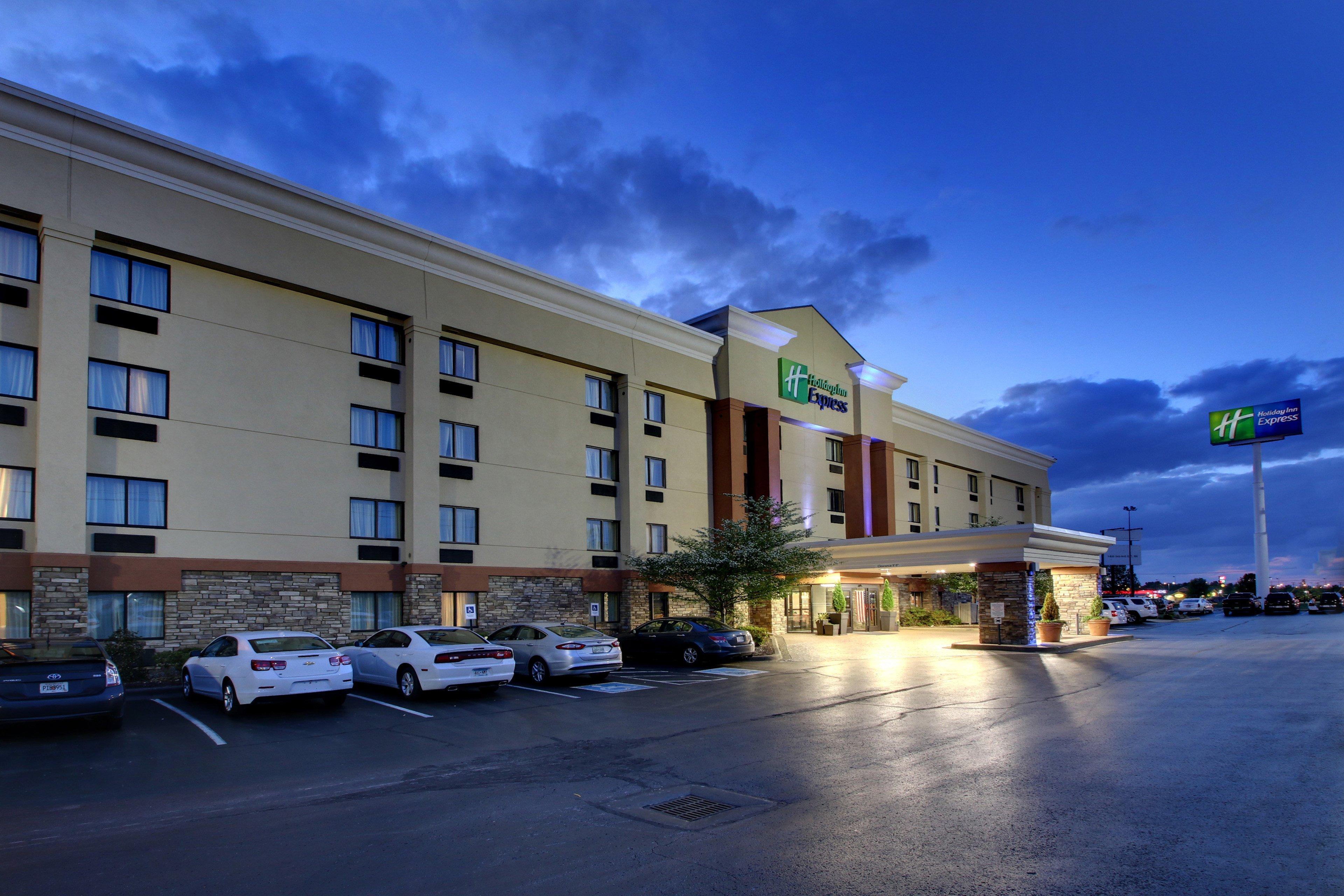 Holiday Inn Express Hotel Fort Campbell-Oak Grove By Ihg Exterior foto