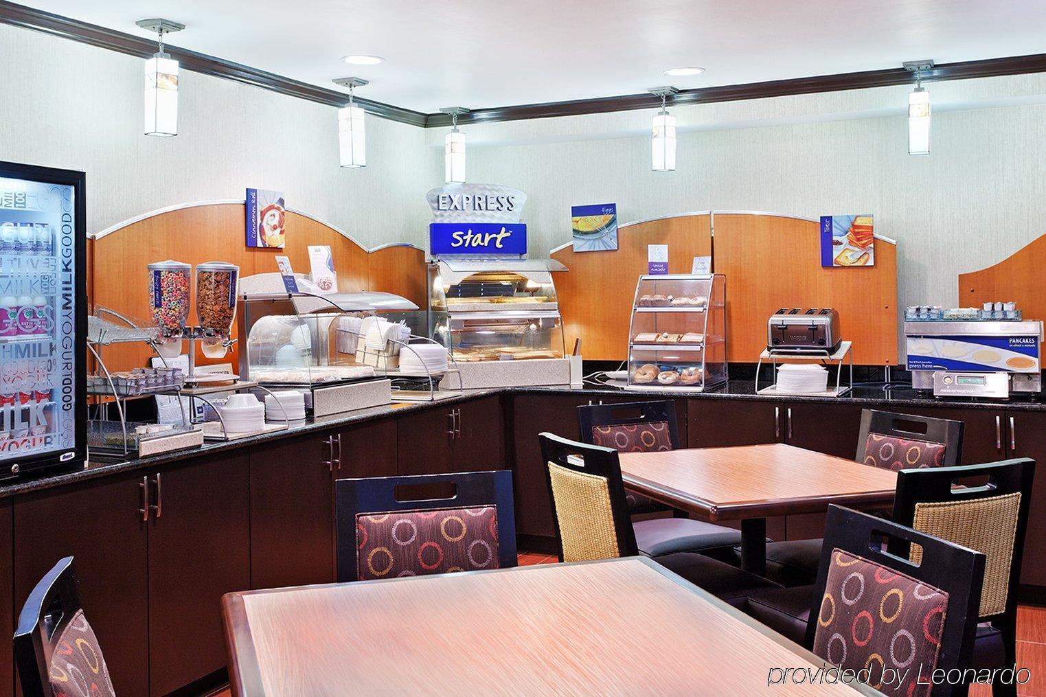Holiday Inn Express Hotel Fort Campbell-Oak Grove By Ihg Exterior foto
